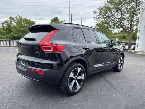 2024 Volvo XC40 B5 Core