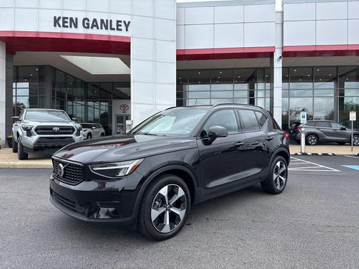 2024 Volvo XC40 B5 Core