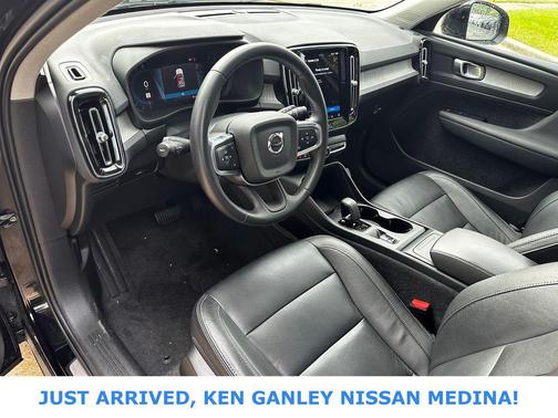 2024 Volvo XC40 B5 Core