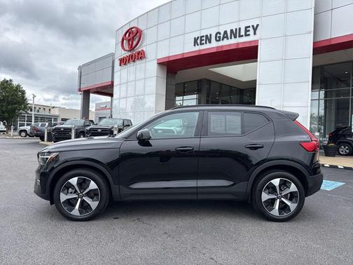 2024 Volvo XC40 B5 Core