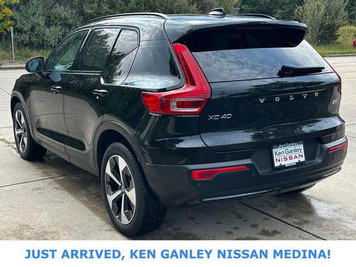 2024 Volvo XC40 B5 Core