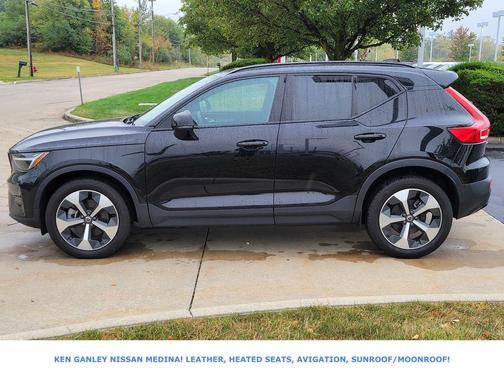 2024 Volvo XC40 B5 Core