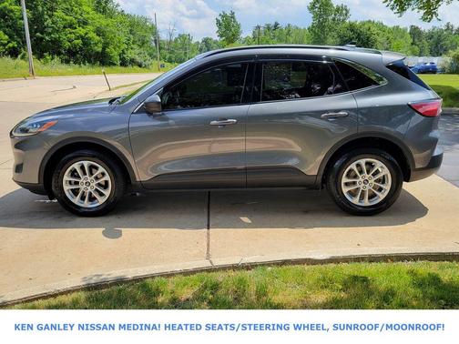 Carbonized Gray Metallic 2022 Ford Escape SE