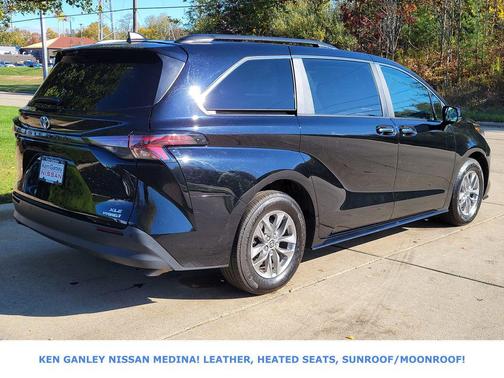 2024 Toyota Sienna XLE 8 Passenger