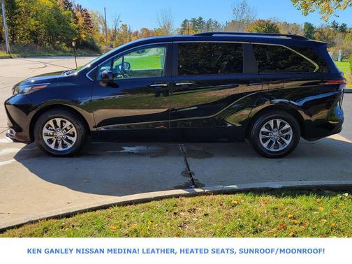 2024 Toyota Sienna XLE 8 Passenger
