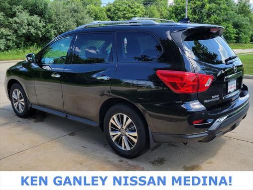2019 Nissan Pathfinder S