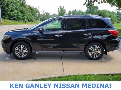 2019 Nissan Pathfinder S