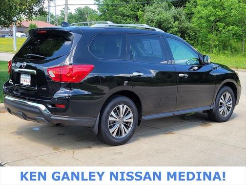 2019 Nissan Pathfinder S