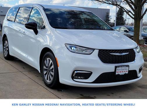 2024 Chrysler Pacifica Hybrid Select