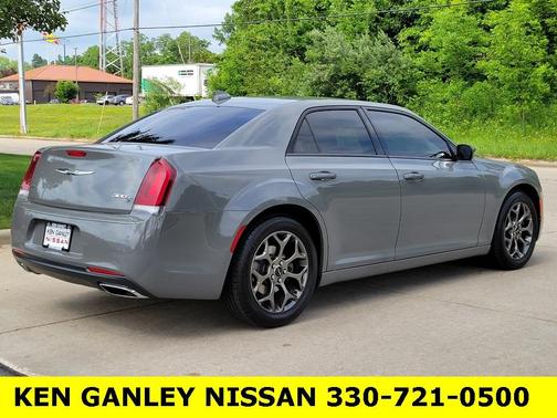 Photo 3 of 51 of 2017 Chrysler 300 S