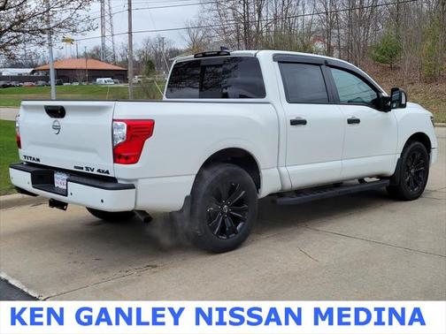 2023 Nissan Titan SV
