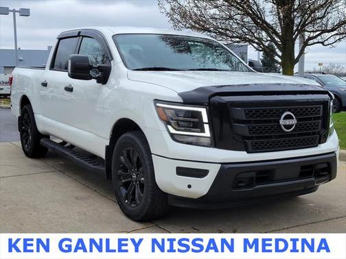 2023 Nissan Titan SV