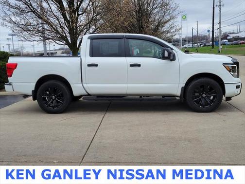 2023 Nissan Titan SV