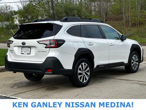 Crystal White Pearl 2024 Subaru Outback Premium