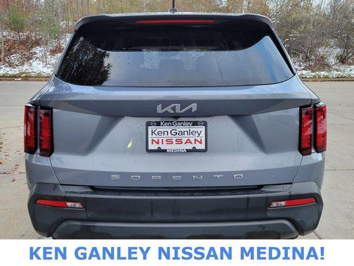 2022 Kia Sorento LX