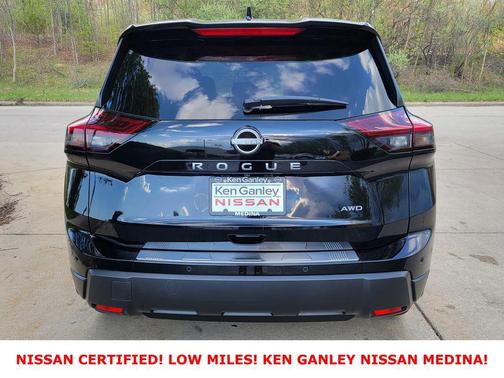 Super Black 2026 Nissan Rogue SV