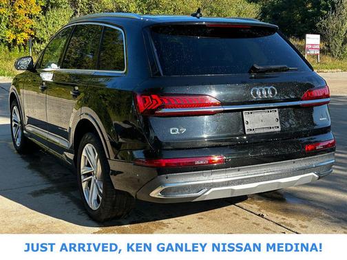 2023 Audi Q7 55 Premium Plus