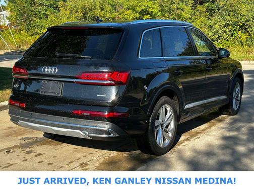 2023 Audi Q7 55 Premium Plus
