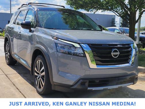 Solid Gray/Super Black 2023 Nissan Pathfinder Platinum 4WD