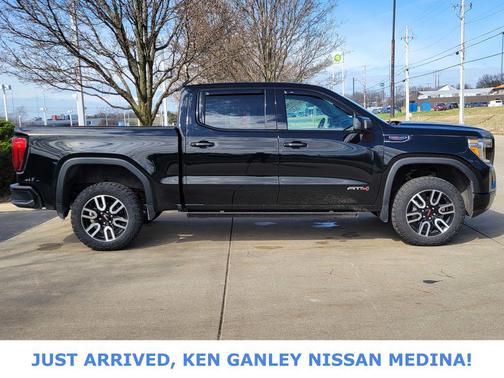 2022 GMC Sierra 1500 AT4