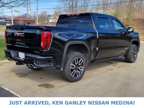 2022 GMC Sierra 1500 AT4