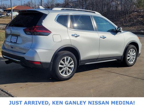 2018 Nissan Rogue SV