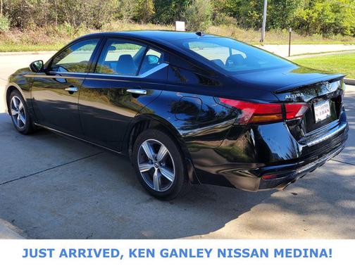 2022 Nissan Altima 2.5 SL