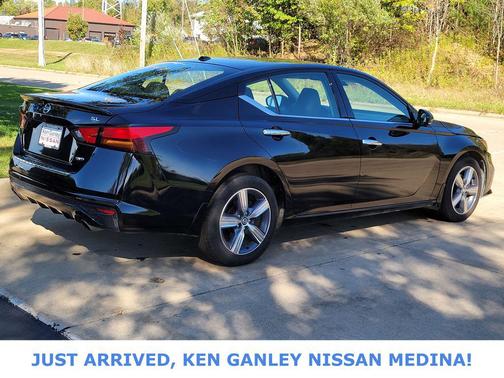 2022 Nissan Altima 2.5 SL