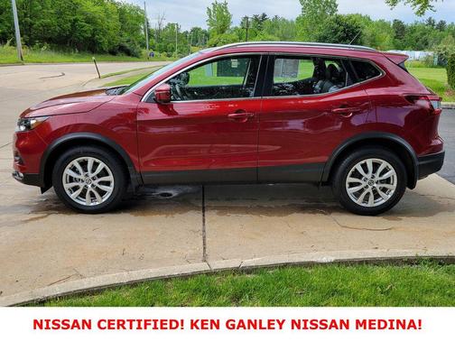 Scarlet Ember Pearl Metallic 2022 Nissan Rogue Sport SV