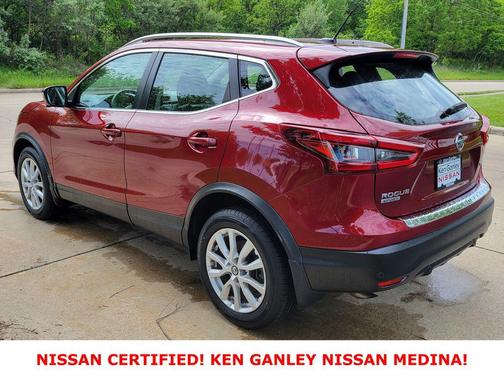 Scarlet Ember Pearl Metallic 2022 Nissan Rogue Sport SV