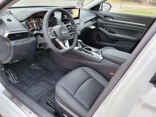 2025 Nissan Altima 2.5 SL