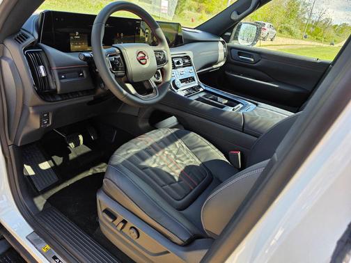 Aspen White Tricoat 2026 Nissan Armada PRO-4X