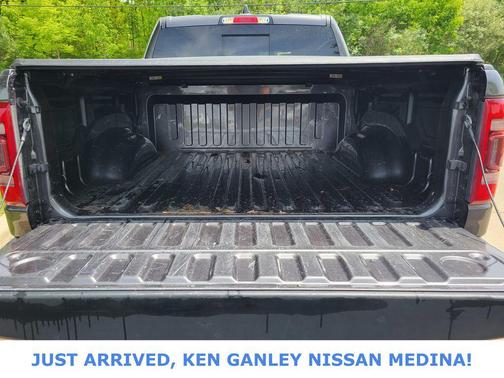 Granite Crystal Metallic Clearcoat 2024 RAM 1500 Laramie