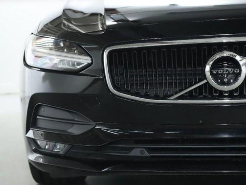 2017 Volvo S90 T6 Momentum