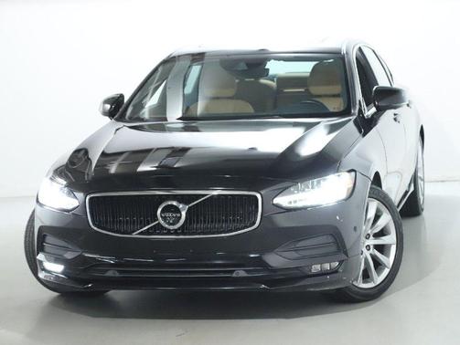 2017 Volvo S90 T6 Momentum