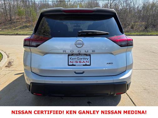 Brilliant Silver Metallic 2025 Nissan Rogue SV