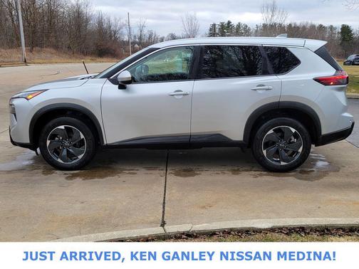 2025 Nissan Rogue SV