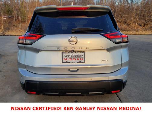 2025 Nissan Rogue SV