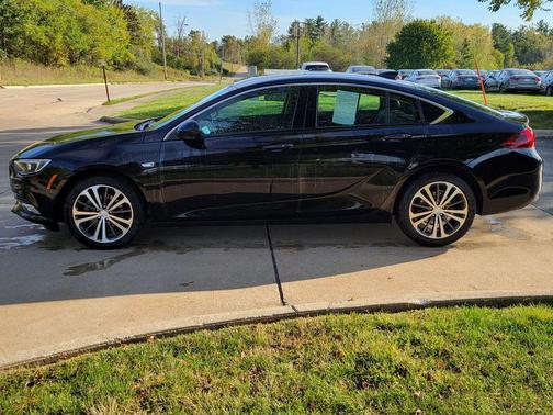 2019 Buick Regal Sportback FWD Essence