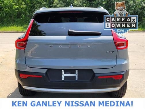 2024 Volvo XC40 B5 Core Bright Theme