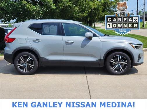 2024 Volvo XC40 B5 Core Bright Theme