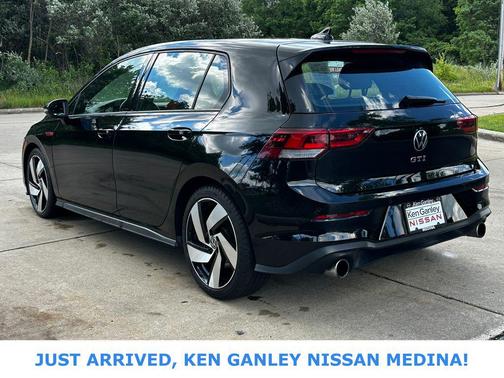 Deep Black Pearl 2024 Volkswagen Golf GTI 2.0T S DSG