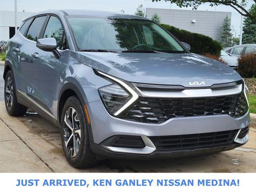 Everlasting Silver 2024 Kia Sportage EX