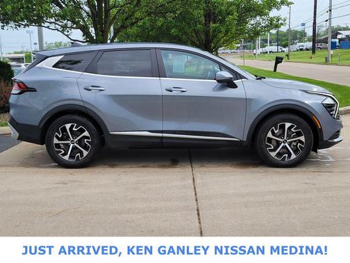 Everlasting Silver 2024 Kia Sportage EX