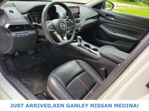 2022 Nissan Altima SR FWD