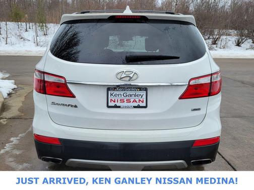 2016 Hyundai SANTA FE SE