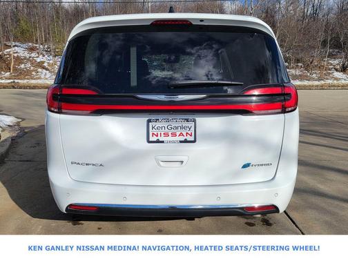 2024 Chrysler Pacifica Hybrid Select