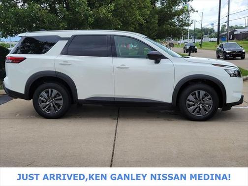 2025 Nissan Pathfinder S 4WD