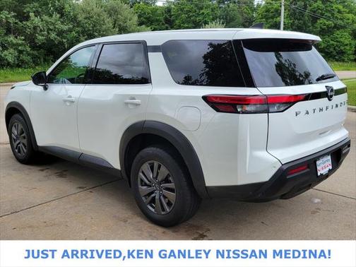 2025 Nissan Pathfinder S 4WD