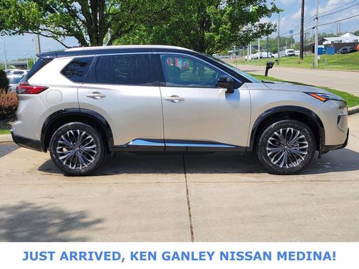 Champagne Silver/Black 2026 Nissan Rogue Platinum